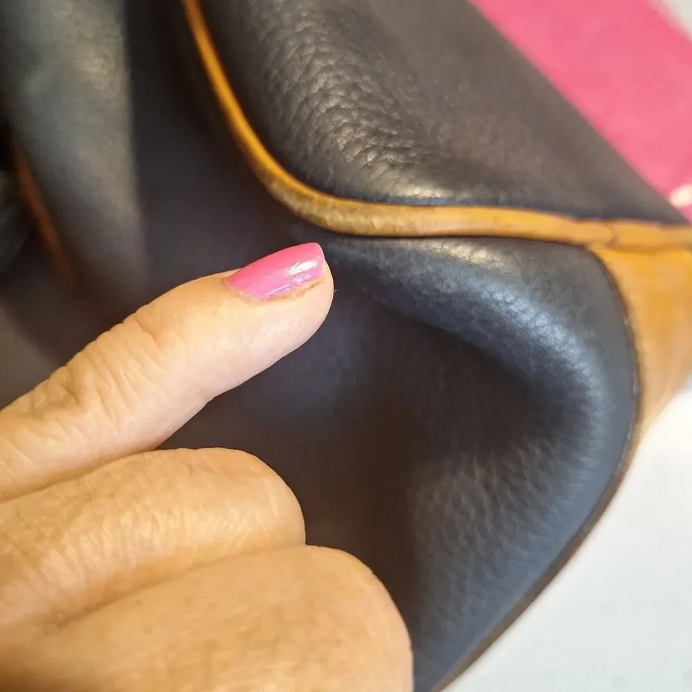 Vintage Dooney & Bourke Pebbled All Weather Leather Drawstring  Shoulder Bag - Picture 13 of 16